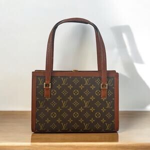 ❌sold❌Rare Louis Vuitton Shoulder Snap Closure Multiple Pockets Vintage 70s